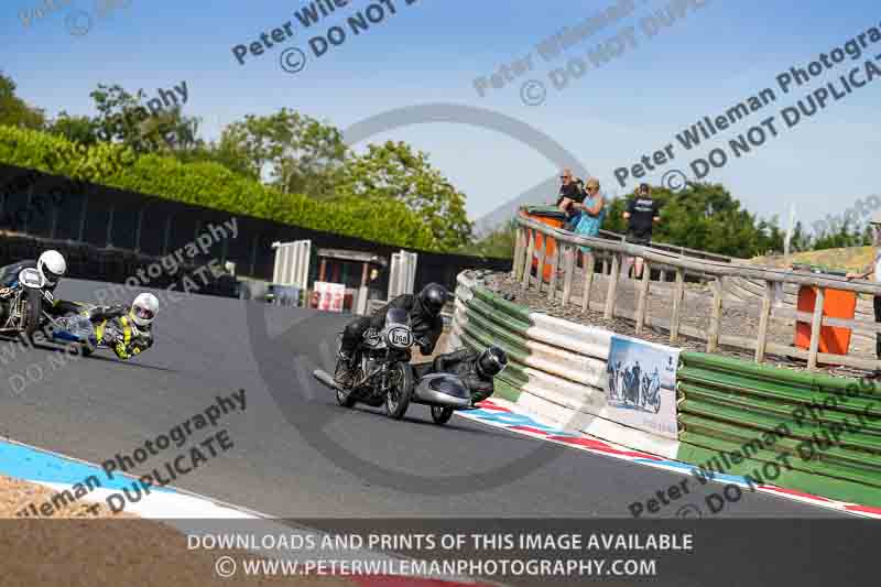 Vintage motorcycle club;eventdigitalimages;mallory park;mallory park trackday photographs;no limits trackdays;peter wileman photography;trackday digital images;trackday photos;vmcc festival 1000 bikes photographs